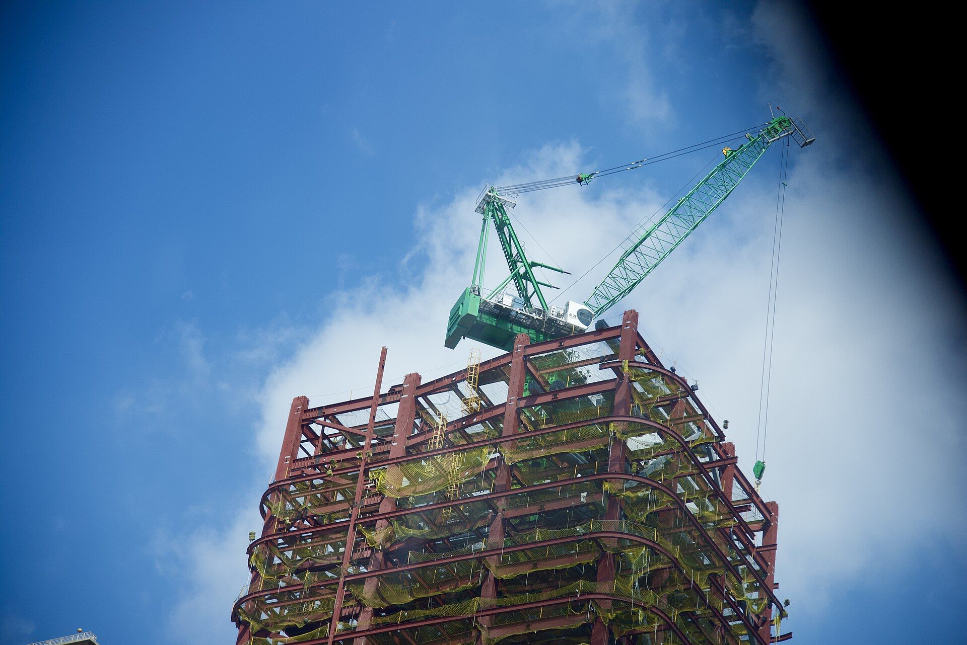 Estructura de edificio vertical en construcción